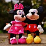 おすすめおもちゃ 英語の音楽と一緒に！ハイハイでミッキーと追いかけっこ